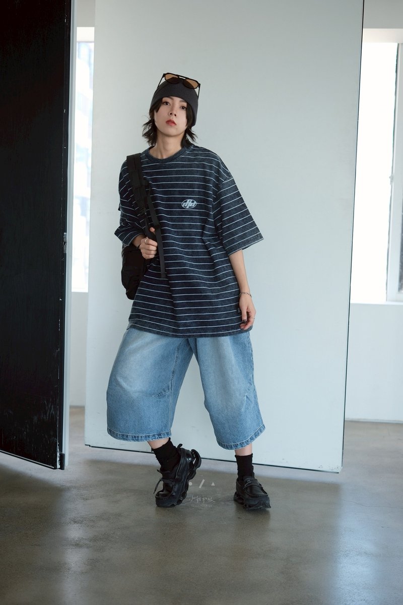 舊日橫條水洗刷色寬鬆TEE - 女 T 恤 - 棉．麻 黑色
