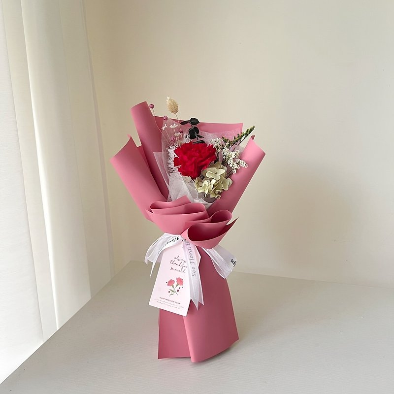 Cherry red single carnation bouquet - ช่อดอกไม้แห้ง - พืช/ดอกไม้ 