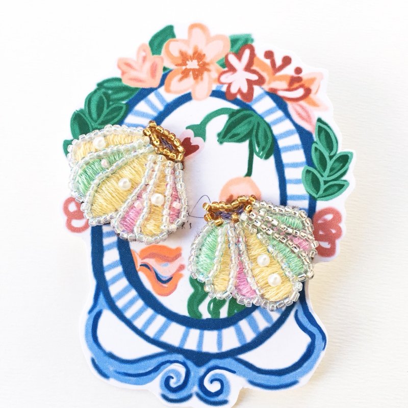 pastel shell embroidery earrings - 耳環/耳夾/耳骨夾 - 繡線 