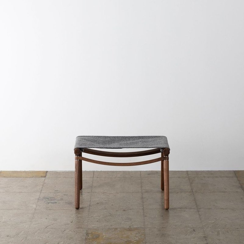 IKIKI 實木椅凳 2色可選 天然木材  收納  日本設計 Good Design - 椅子/沙發 - 木頭 多色