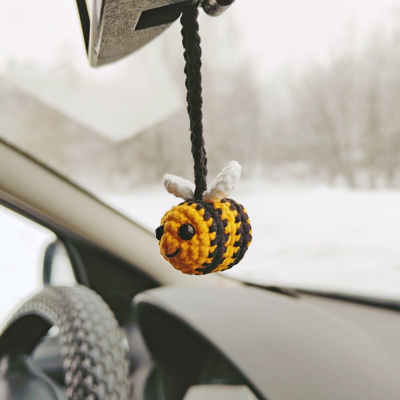 Car accessories bee Crochet bee keychain Crochet insect Car decor Handmade bee - 其他 - 棉．麻 黃色