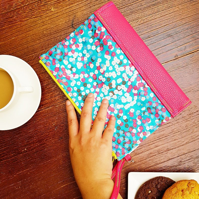 Waterproof Mobile Phone Bag / Passport / Ticket Card / Wallet / Shoe Cover Multipurpose Bag (with Wrist Strap) -Fun Flower - Notebooks & Journals - Waterproof Material Multicolor