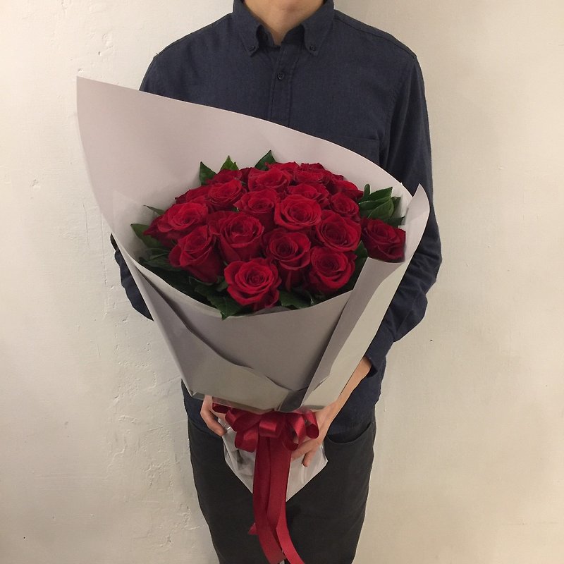 情人節。33朵經典紅玫瑰鮮花花束。V16。限台北自取/外送 - 植物/盆栽/盆景 - 植物．花 紅色