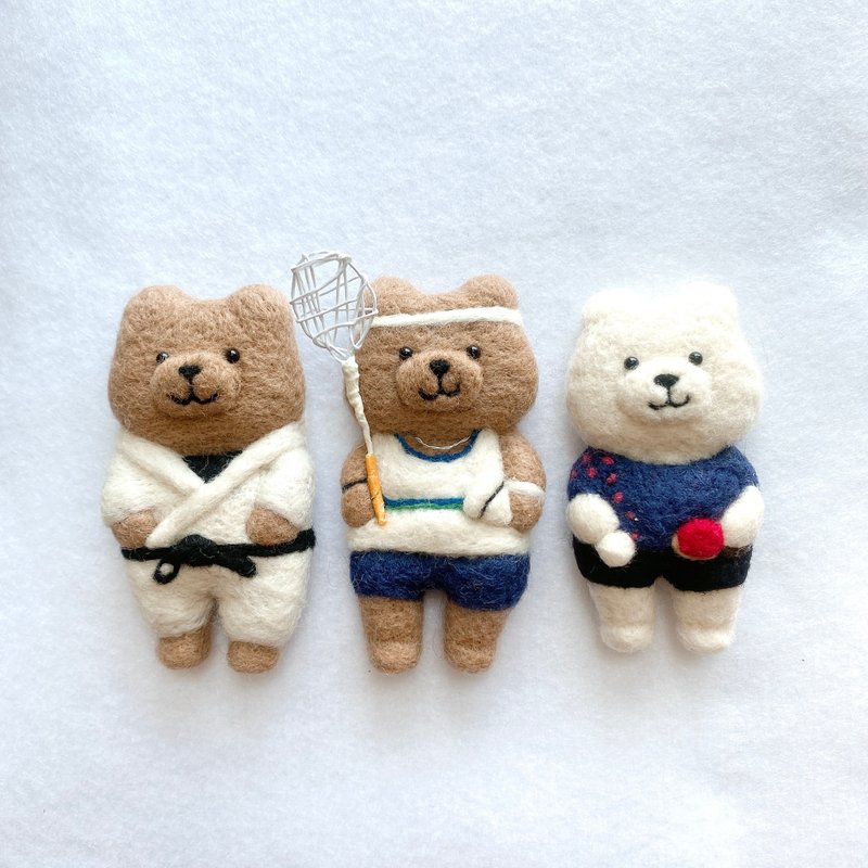 Ringo Bear wears athlete clothing badminton table tennis judo - Keychains - Wool 