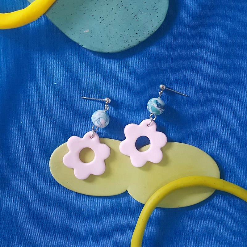 Summer Fruit Series-Light Pink Flower Cute Dangle Earrings (Clip-On can be changed) - ต่างหู - ดินเหนียว สึชมพู
