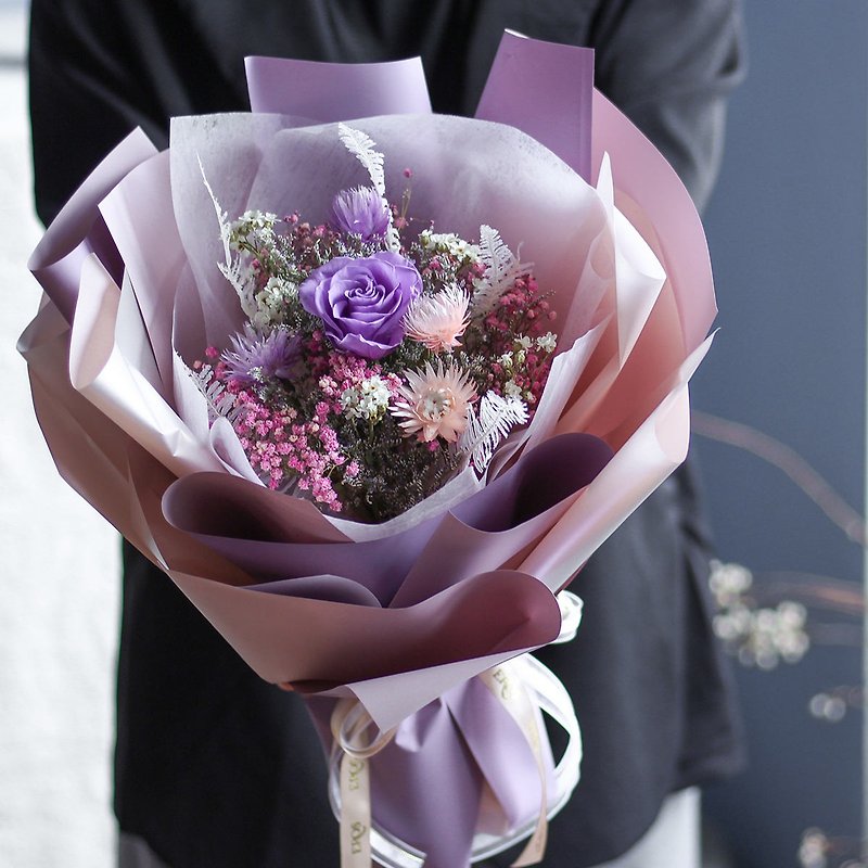客製畢業花束 永生玫瑰花束 乾燥花花束 紫為你 告白求婚花束 - 乾花/永生花 - 植物．花 多色