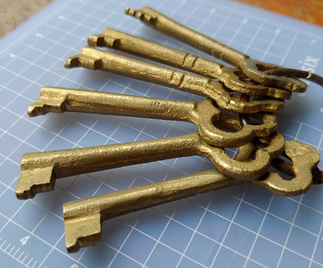 台湾初期の銅製アンティーク古鍵 6本入 規格付き - ショップ