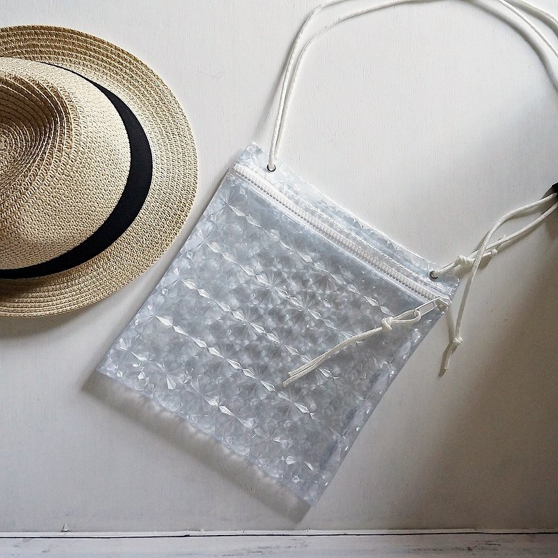 Glitter crystal transparent plastic bag Sacoshbag - กระเป๋าแมสเซนเจอร์ - วัสดุอื่นๆ สีใส