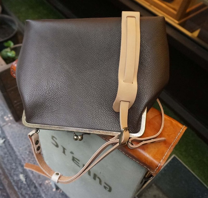 Extra purchase of leather long strap (1.5cm wide) - กระเป๋าแมสเซนเจอร์ - หนังแท้ สีนำ้ตาล