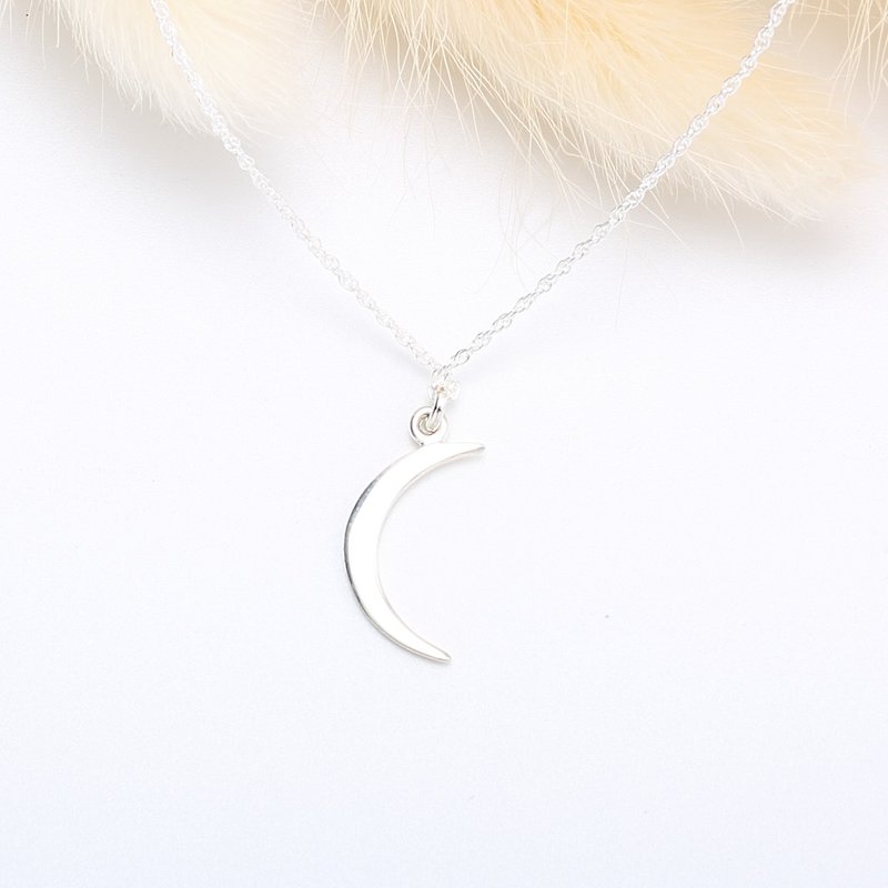 Crescent Moon (small) s925 sterling silver necklace Valentine's Day gift - Necklaces - Sterling Silver Silver