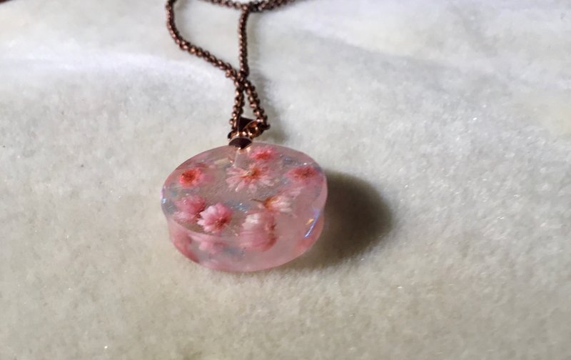 Real dry flowers epoxy resin pendant necklace - 長項鍊 - 聚酯纖維 粉紅色