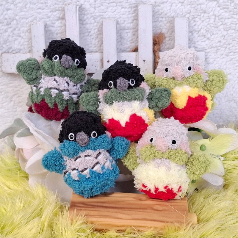 小太陽鸚鵡 小型娃娃玩偶 可加鑰匙圈 吊飾 別針 可客製改色 手作 - 咕𠱸/飾品訂製 - 其他材質 綠色