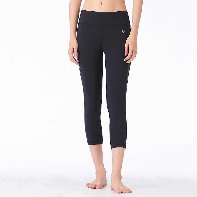 [MACACA] -2 Thin buttocks Moonlight Cropped Pants-ASE6481 Black - Women's Yoga Apparel - Other Man-Made Fibers Black