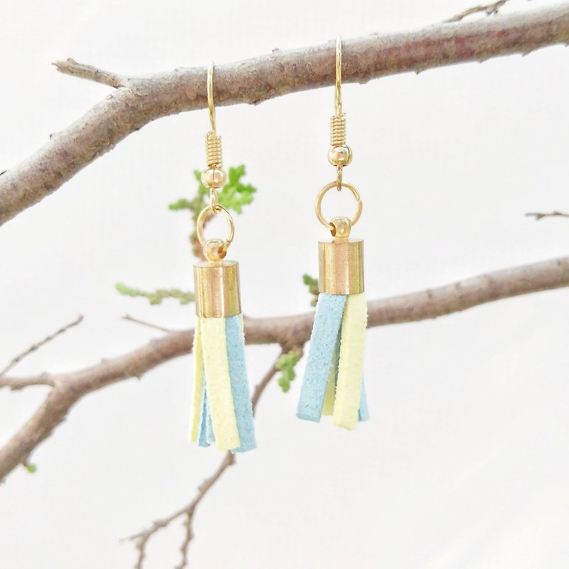 Blue and yellow Korean velvet hand-made tassel earrings can be changed to Clip-On - ต่างหู - เส้นใยสังเคราะห์ สีน้ำเงิน