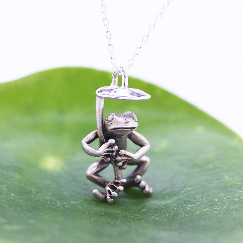 Lotus and Frog / silver pendant / Silver925/Sterling Silver - สร้อยคอ - เงินแท้ สีเงิน