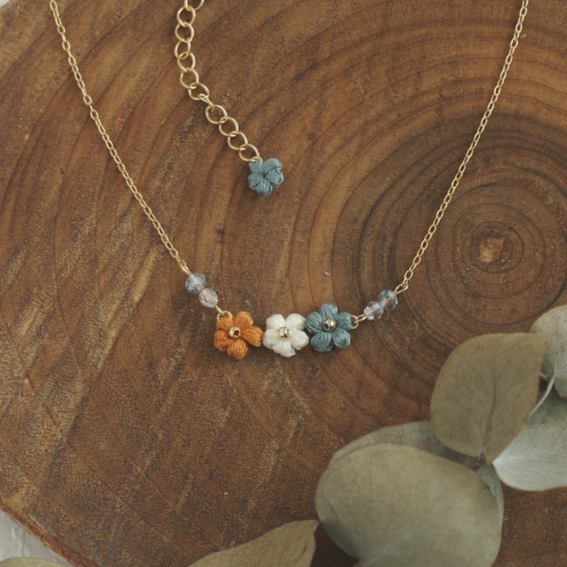 小花のネックレス - 項鍊 - 繡線 藍色
