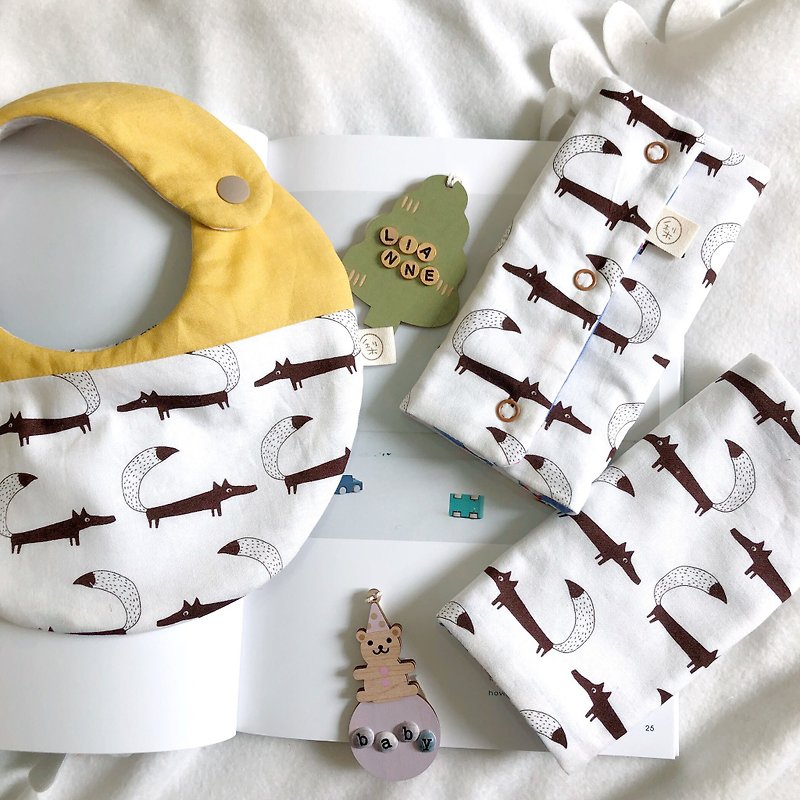 Funny fox 獴 Korean organic cotton moon gift box two-piece group handmade bib + sling with saliva towel - Baby Gift Sets - Cotton & Hemp 