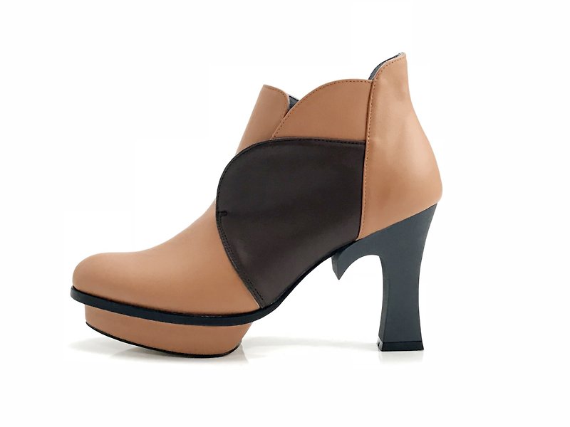 Plum blossom (brown handmade leather shoes) - รองเท้าบูทสั้นผู้หญิง - หนังแท้ สีนำ้ตาล