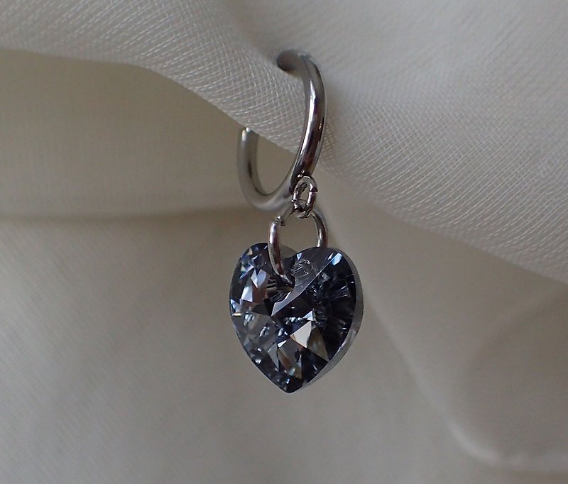 One earring with heart, SWAROVSKI ELEMENTS - Earrings & Clip-ons - Glass Black