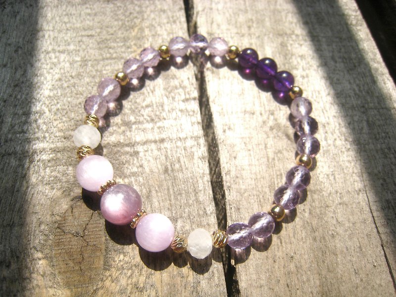 [Stone for February] Lilac [Amethyst Bracelet Purple Lepidolite Bracelet Purple Lepidolite Bracelet] - สร้อยข้อมือ - คริสตัล สีม่วง