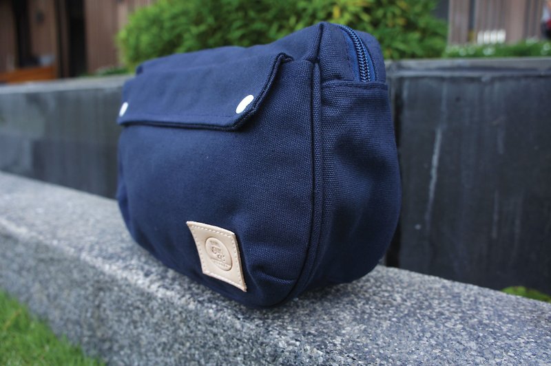 messenger bag medium size navy colour travel look - Messenger Bags & Sling Bags - Other Materials Blue