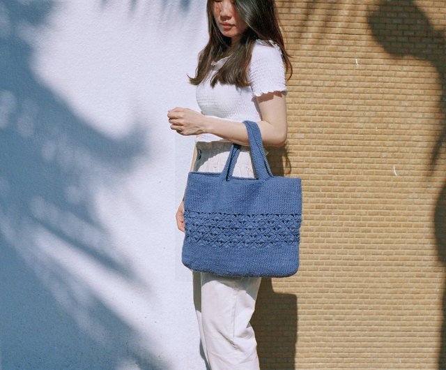 Wave dual hand shoulder bag Linen rope woven / braided rope blue