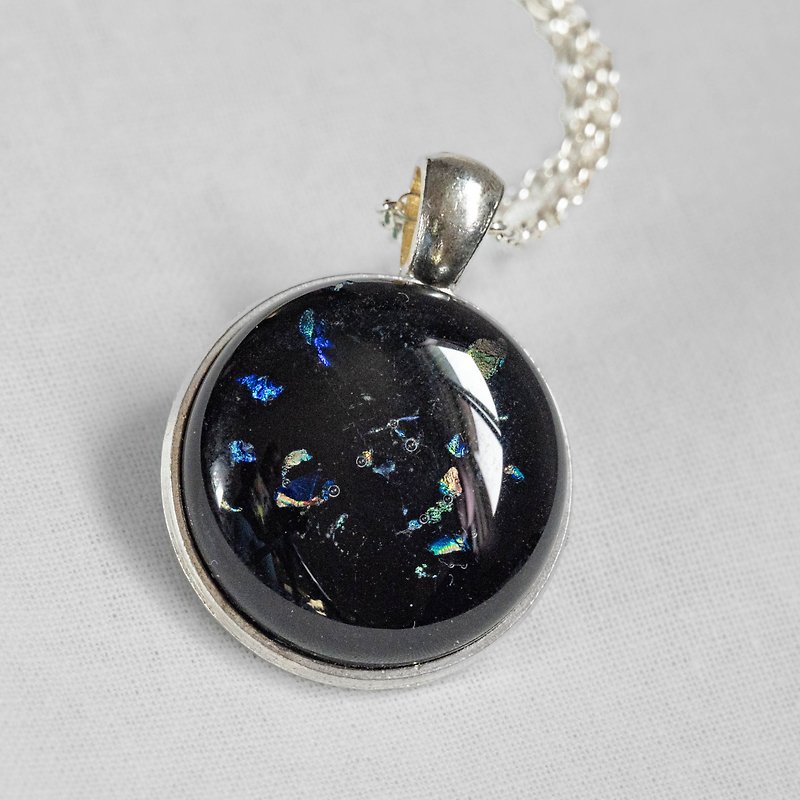 Jewelry glass black lake bottom necklace - Necklaces - Glass Black