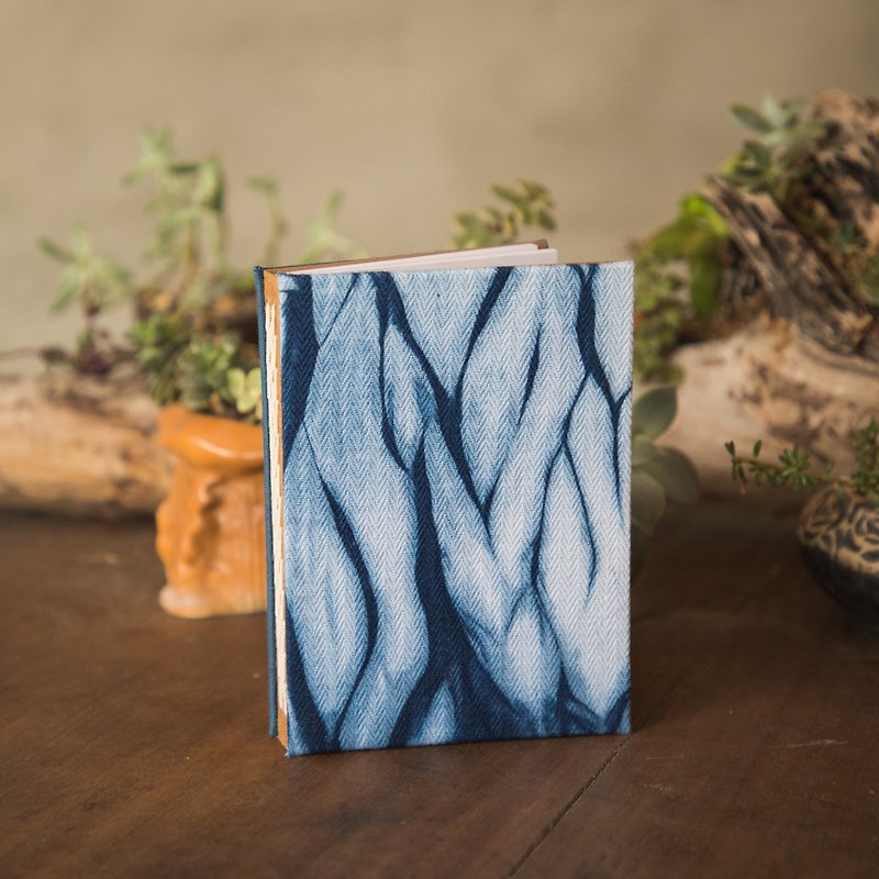 Twisted dyed water wave X chain stitched handmade book. Notebook/commemorative book/handbook - Notebooks & Journals - Paper Blue