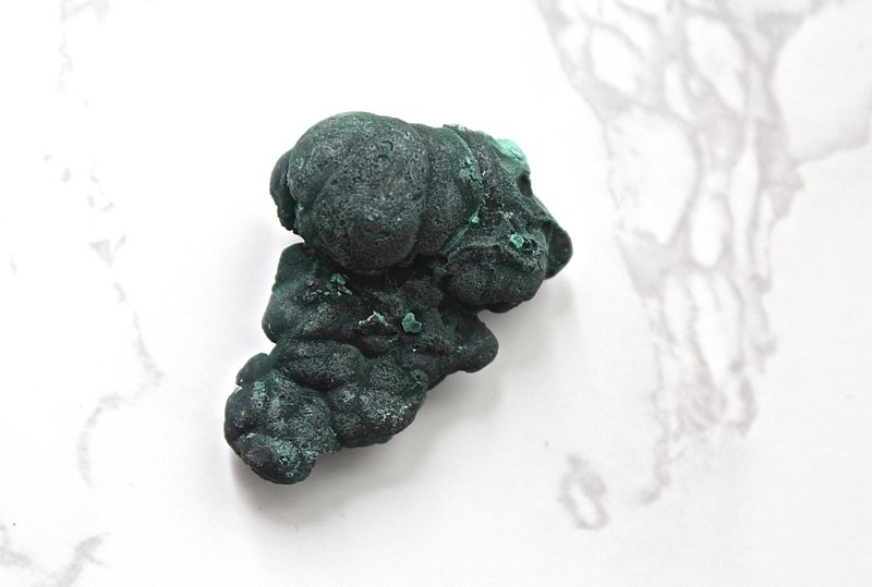 石栽 SHIZAI-孔雀石原礦-含底座 - 擺飾/家飾品 - 石頭 綠色