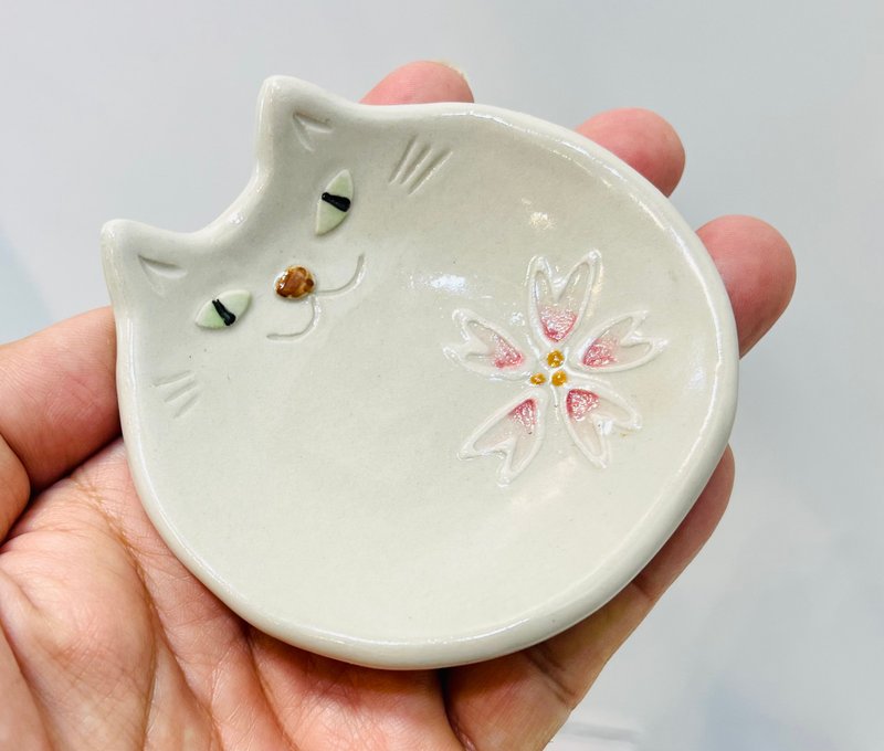 Cat small dish   cherry blossoms - จานเล็ก - ดินเผา สึชมพู