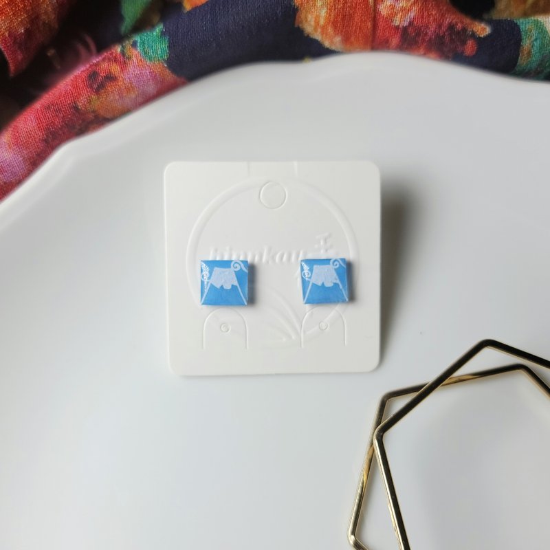 窗花敘事 皚雪藍 花磚 手繪熱縮片 耳環 - 耳環/耳夾/耳骨夾 - 不鏽鋼 藍色