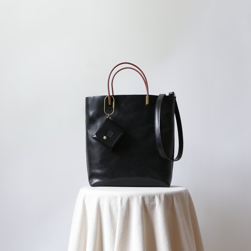 ヌメ革サブバッグ斜め掛けショルダーバッグA4サイズ対応ヌメ革サブバッグ２Way通勤収納バッグポーチ袋付き斜め掛け 黒 - ショルダーバッグ - 革 ブラック