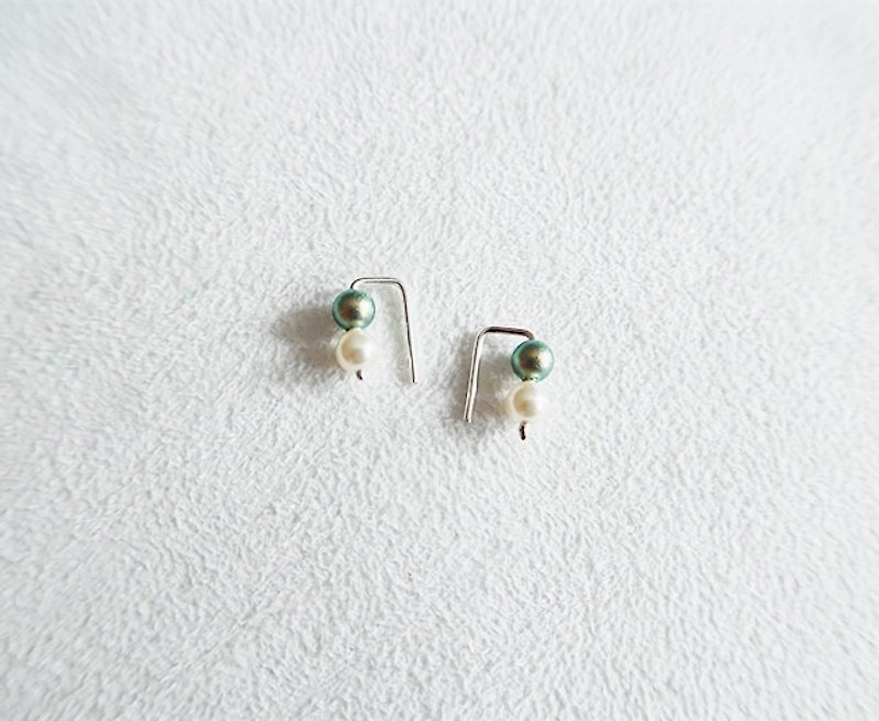 Color beads Earrings Gold green white Sterling Silver - ต่างหู - เงินแท้ สีเขียว