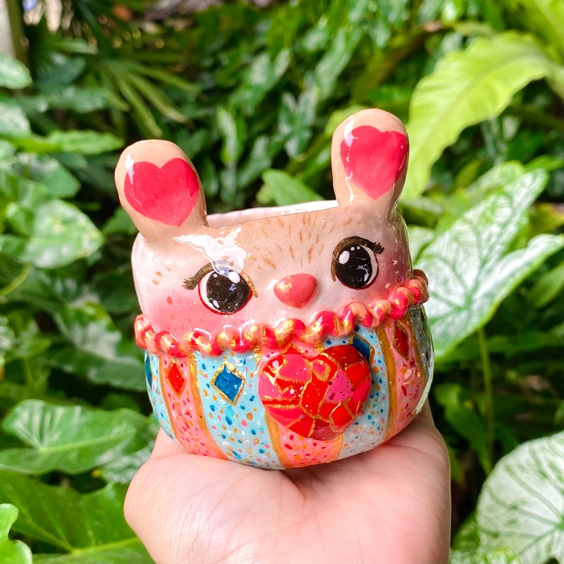 Handmade Circus Bunny Planter - handcrafted bunny pottery with drainage hole - 花瓶/花器 - 陶 粉紅色