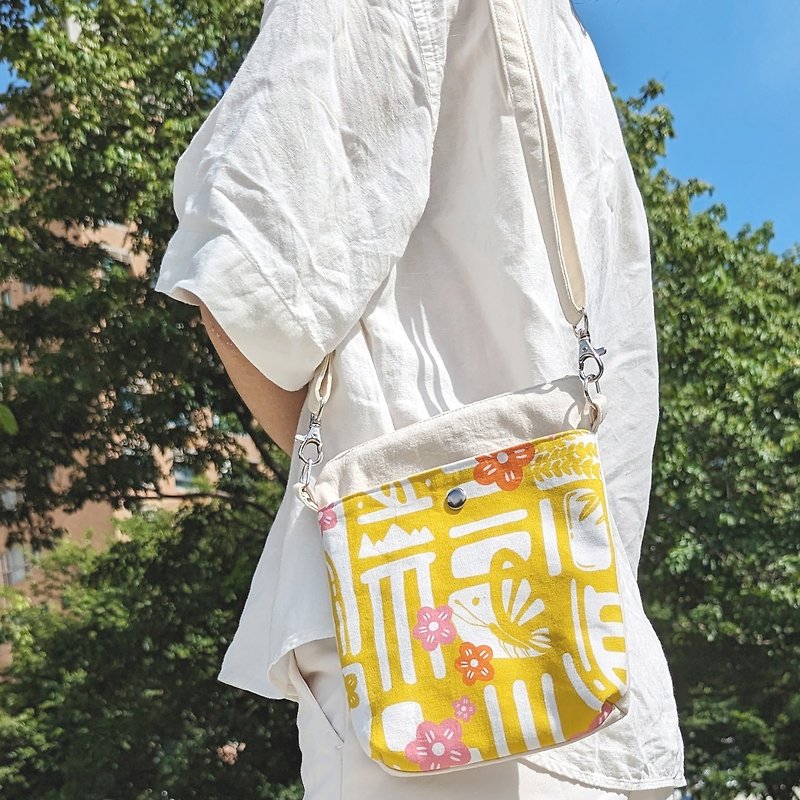 Lightweight side backpack-Tanaka Xiaohua-white bottom/crossbody bag/mobile phone bag/carry-on small bag - Messenger Bags & Sling Bags - Cotton & Hemp Orange