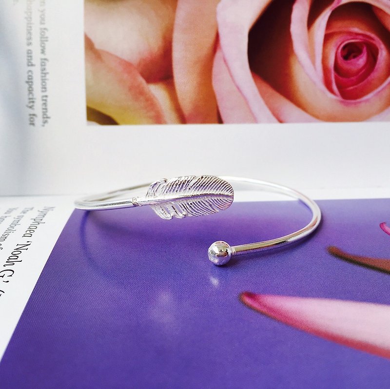 925 sterling silver simple and romantic [elegant feather adjustment bracelet] - สร้อยข้อมือ - เงินแท้ สีม่วง