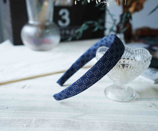 Antique tie remade handmade headband - CHANEL Chanel - dark blue - narrow  version - Shop papasbowtie Headbands - Pinkoi