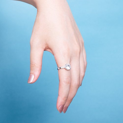 MARON Jewelry Little Daydream Ring with White Topaz