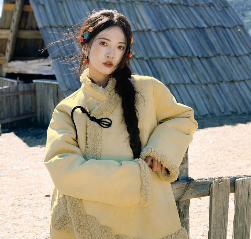 【スエード】新チャイナ風レトロチベットスタイル スタンドカラーボアジャケット - ジャケット - その他の素材 イエロー