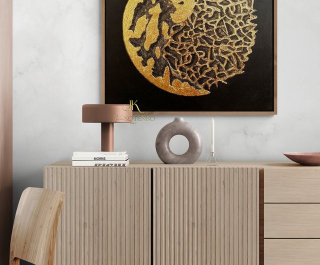 キャンバスに描かれた大きな抽象画、黒と金の絵画、テクスチャー