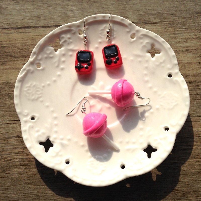 Polymer Clay Jewelry Hot Pink Lollipops Earrings,Marca dragon，Mini Food, Handmade Earrings, Polymer Clay Sweets,Game Boy ， - ต่างหู - ดินเหนียว 