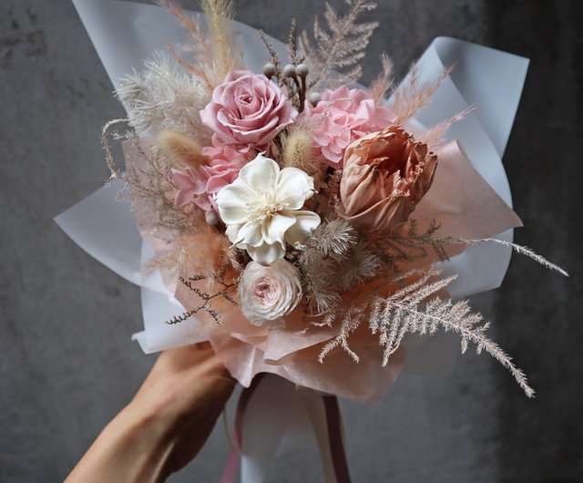 Pale Pink Dried Flower Bouquet 