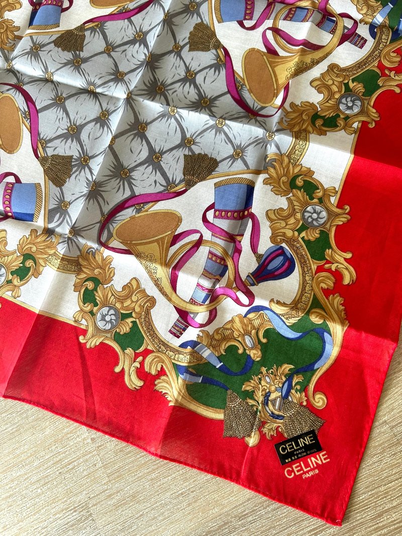 Japanese second-hand CELINE red and white tassel horn square silk scarf 46x46cm - ผ้าพันคอ - วัสดุอื่นๆ สีแดง