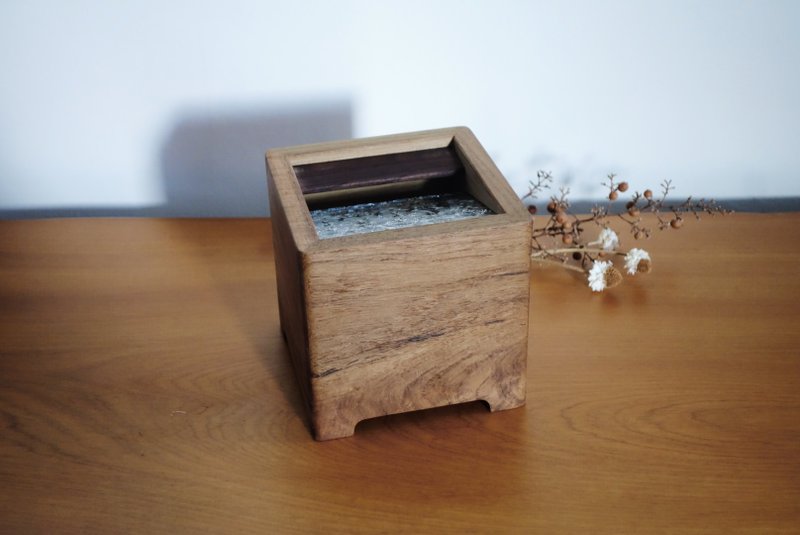 ShouZhuo handmade---Begonia flower slide money box - Coin Banks - Wood Brown