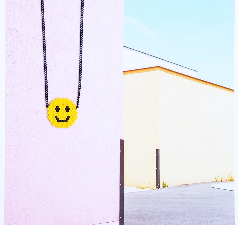 Smiley face design GD handmade beaded glass necklace clavicle chain choker - Necklaces - Glass Yellow