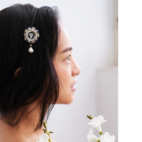 Live Life Detail Thai embroidery FLOWER hair band with natural pearls