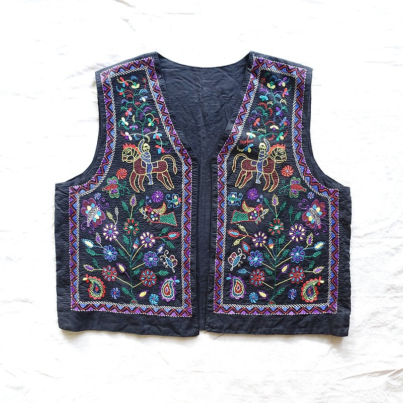 BajuTua / Vintage / Color Garden Bangla Hand Embroidered Vest - เสื้อกั๊กผู้หญิง - ผ้าฝ้าย/ผ้าลินิน สีดำ