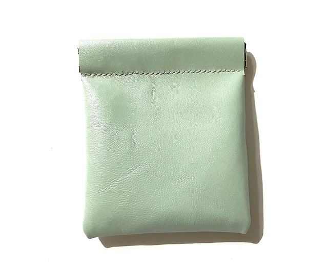 フェザーレザーカービング - フルーツグリーンシープスキン口金バッグ