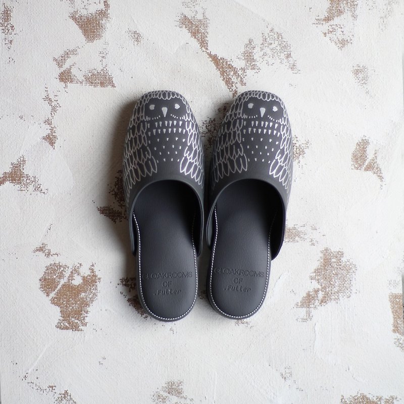 CLOAKROOMS OF .Fuller indoor slippers owl owl design-dark gray - รองเท้าแตะในบ้าน - หนังเทียม สีเทา