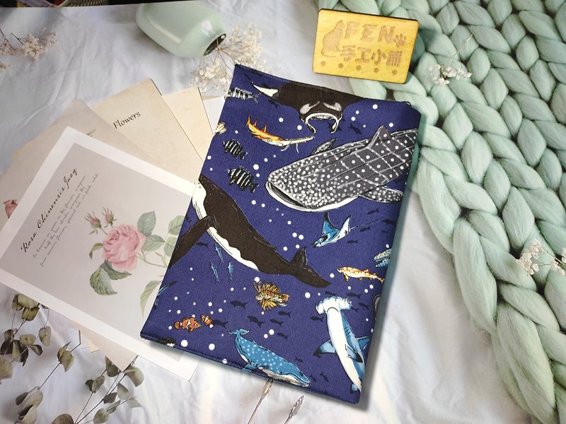 Ocean Series-Japanese out-of-print thick cotton fabric whale shark ocean style cloth book jacket-cloth book cover A5/25K - ปกหนังสือ - ผ้าฝ้าย/ผ้าลินิน 